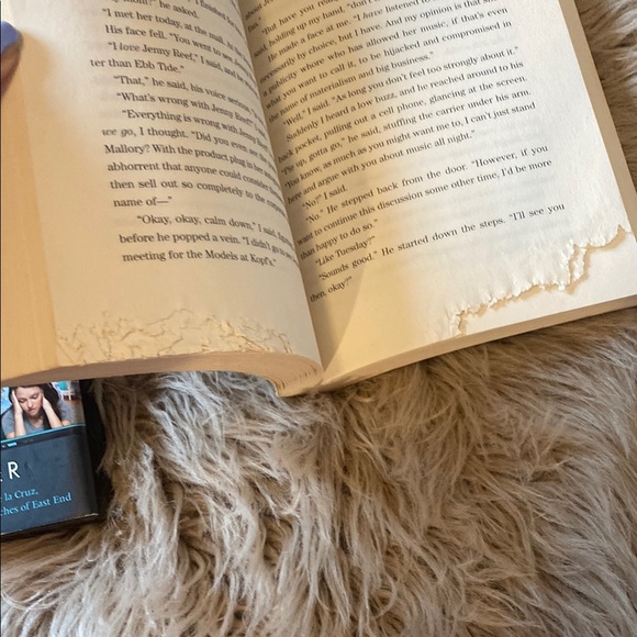 YA Books Bundle - Picture 4 of 4